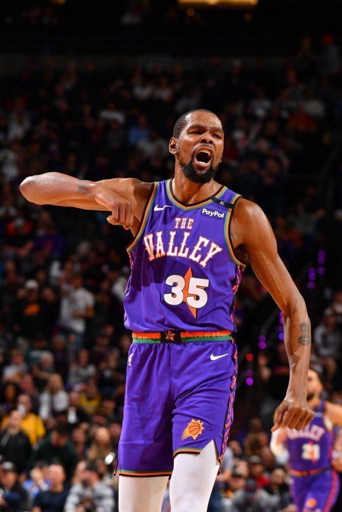 爱游戏-杜兰特重要时刻出色发挥，DWG带队取胜！热度持续攀升的简单介绍-爱游戏