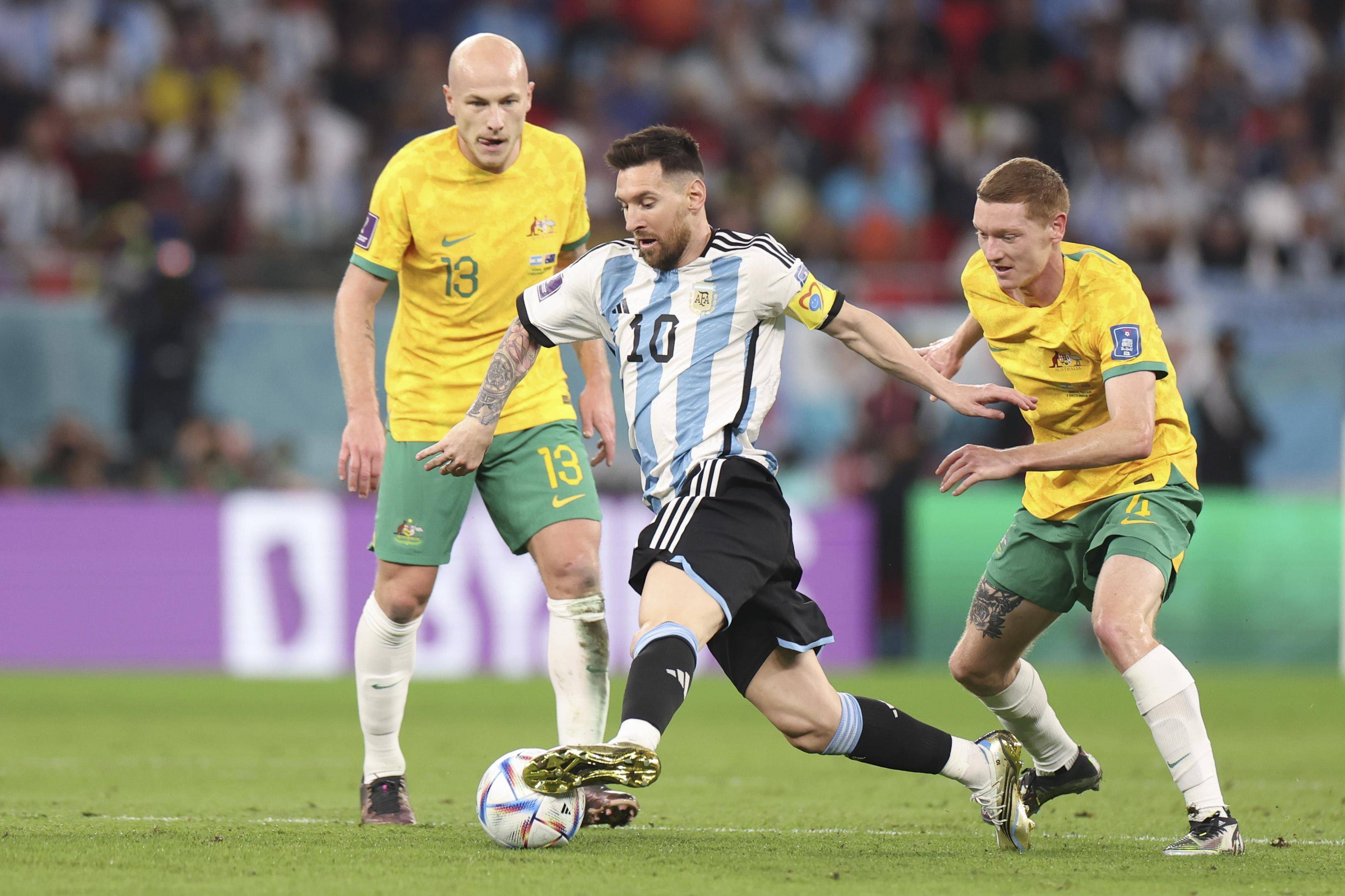 爱游戏APP-梅西连续三场比赛得分超过刷新纪录，FPX不断突破！全场沸腾不已-爱游戏APP